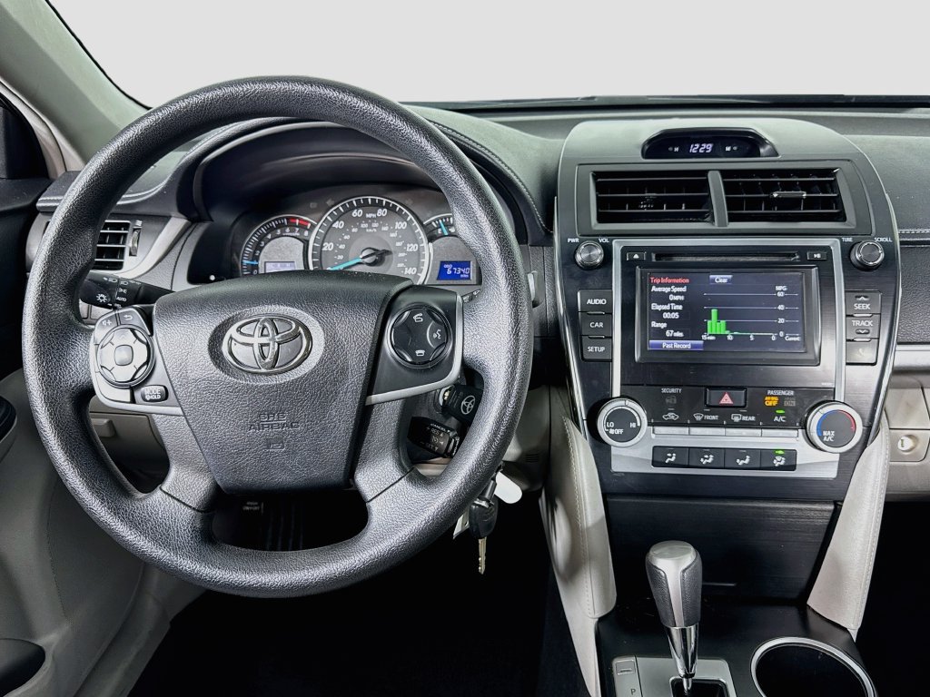 Used 2014 Toyota Camry LE FWD image 13