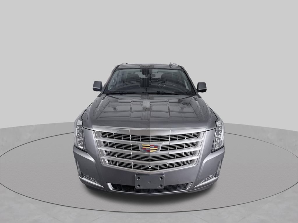 Used 2020 Cadillac Escalade Luxury w/ LPO, Radiant Package AWD/4WD image 4