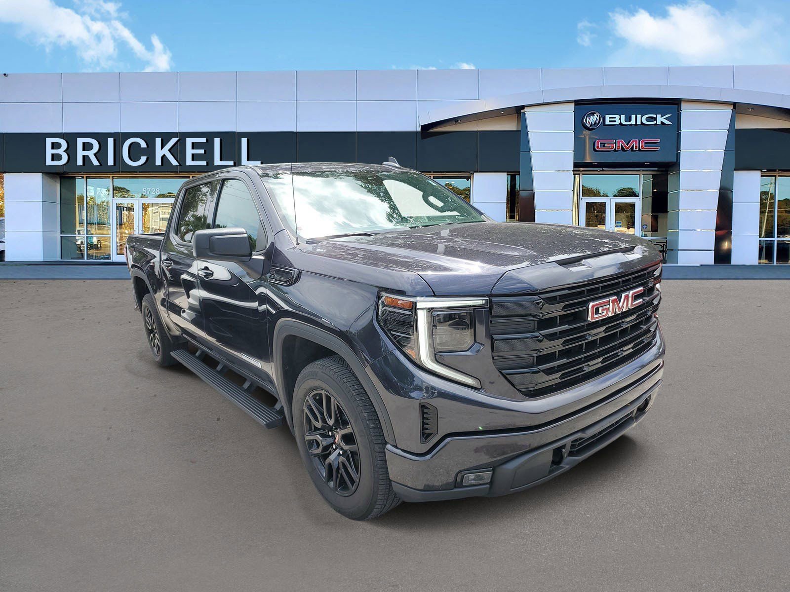 Used 2024 GMC Sierra 1500 Elevation RWD image 2