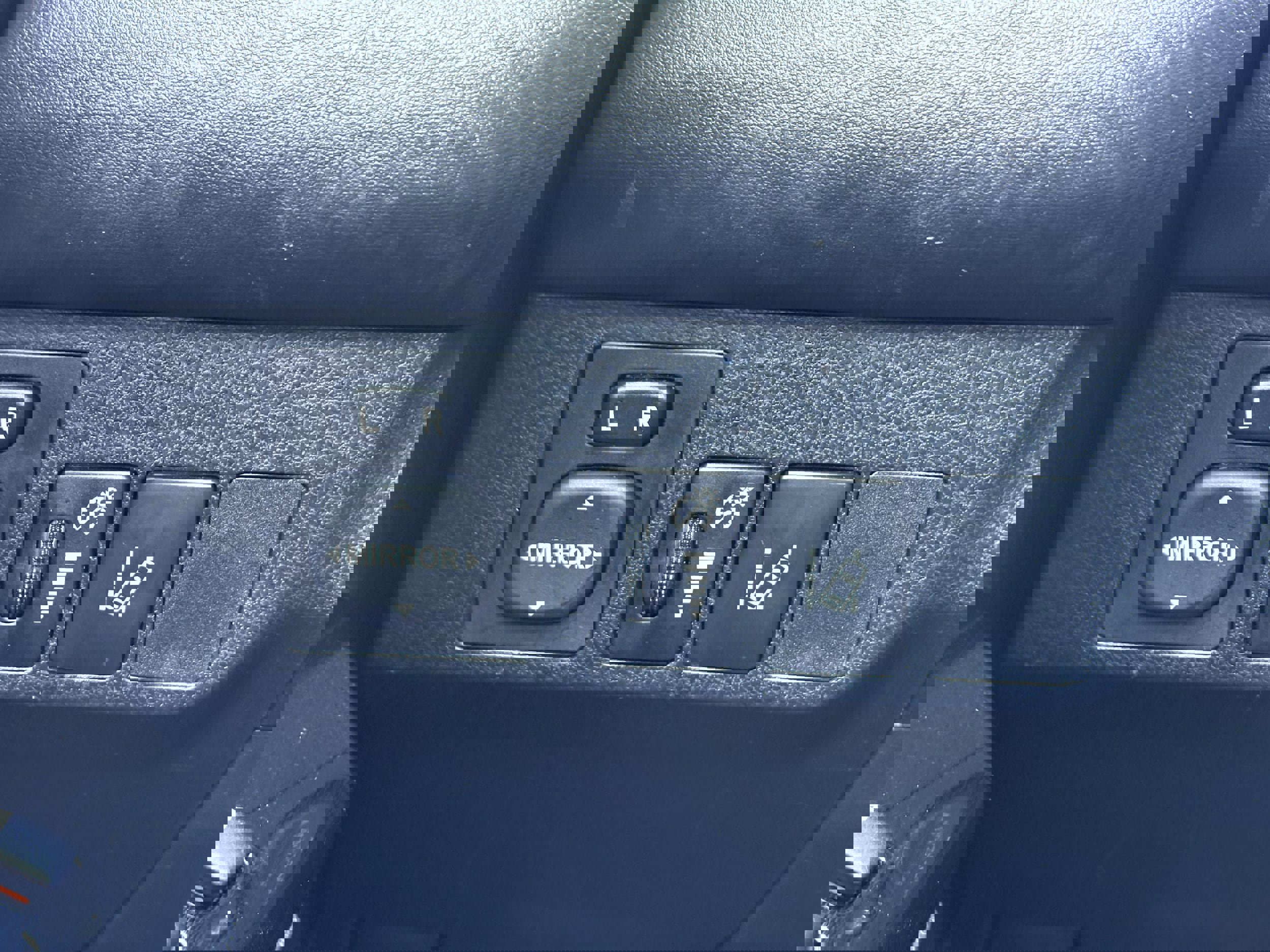 Used 2018 Toyota RAV4 Limited w/ Advanced Technology Package image 17