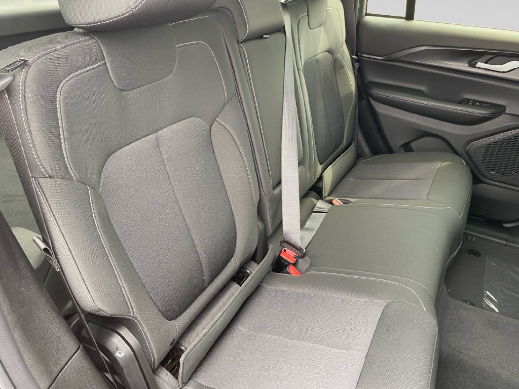 New 2026 Jeep Grand Cherokee Laredo X AWD/4WD image 14