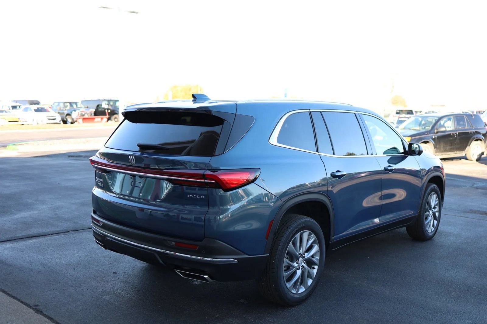 Used 2025 Buick Enclave Preferred w/ Power Package AWD/4WD image 5