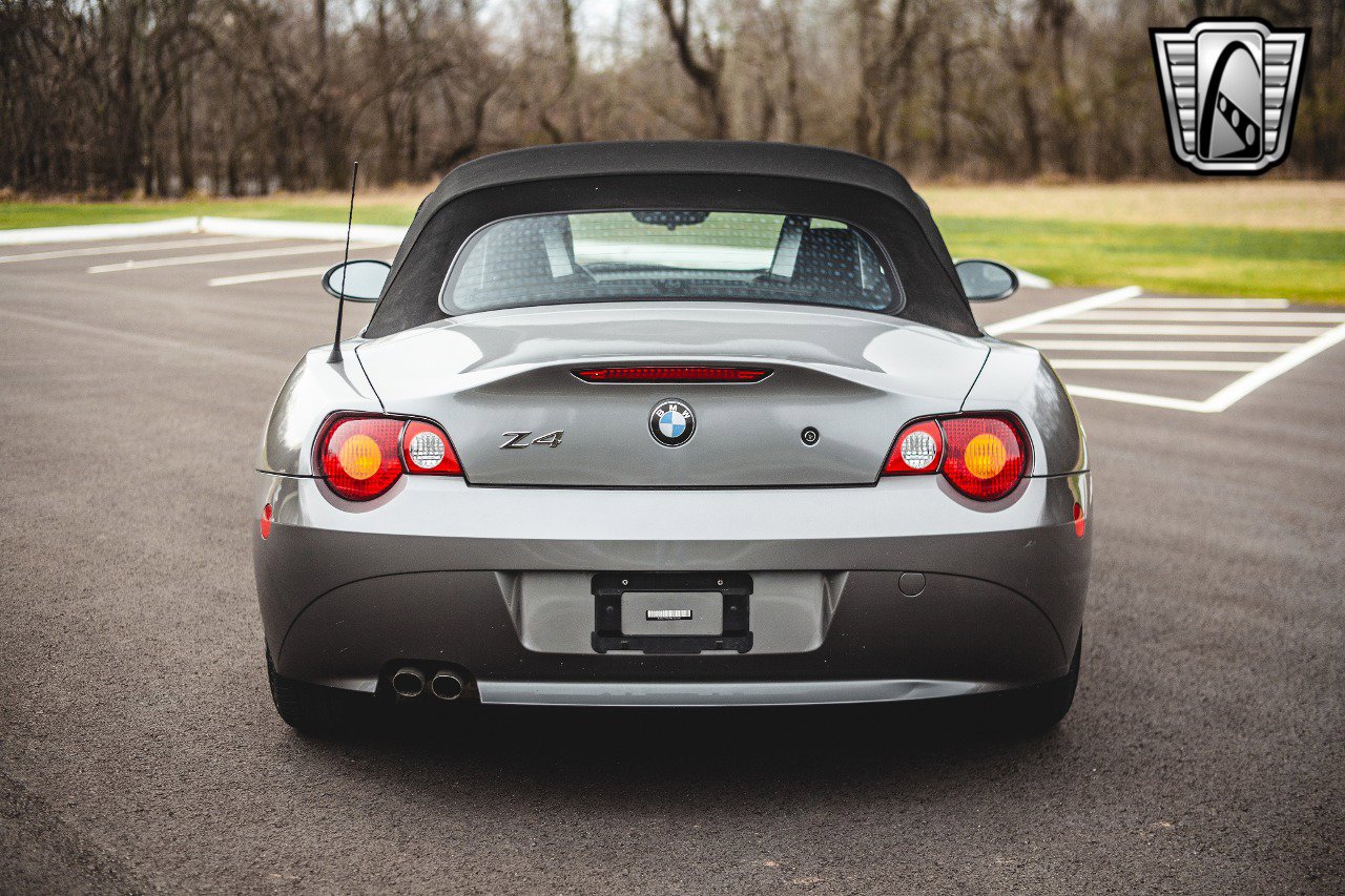 Used 2004 BMW Z4 2.5i image 5
