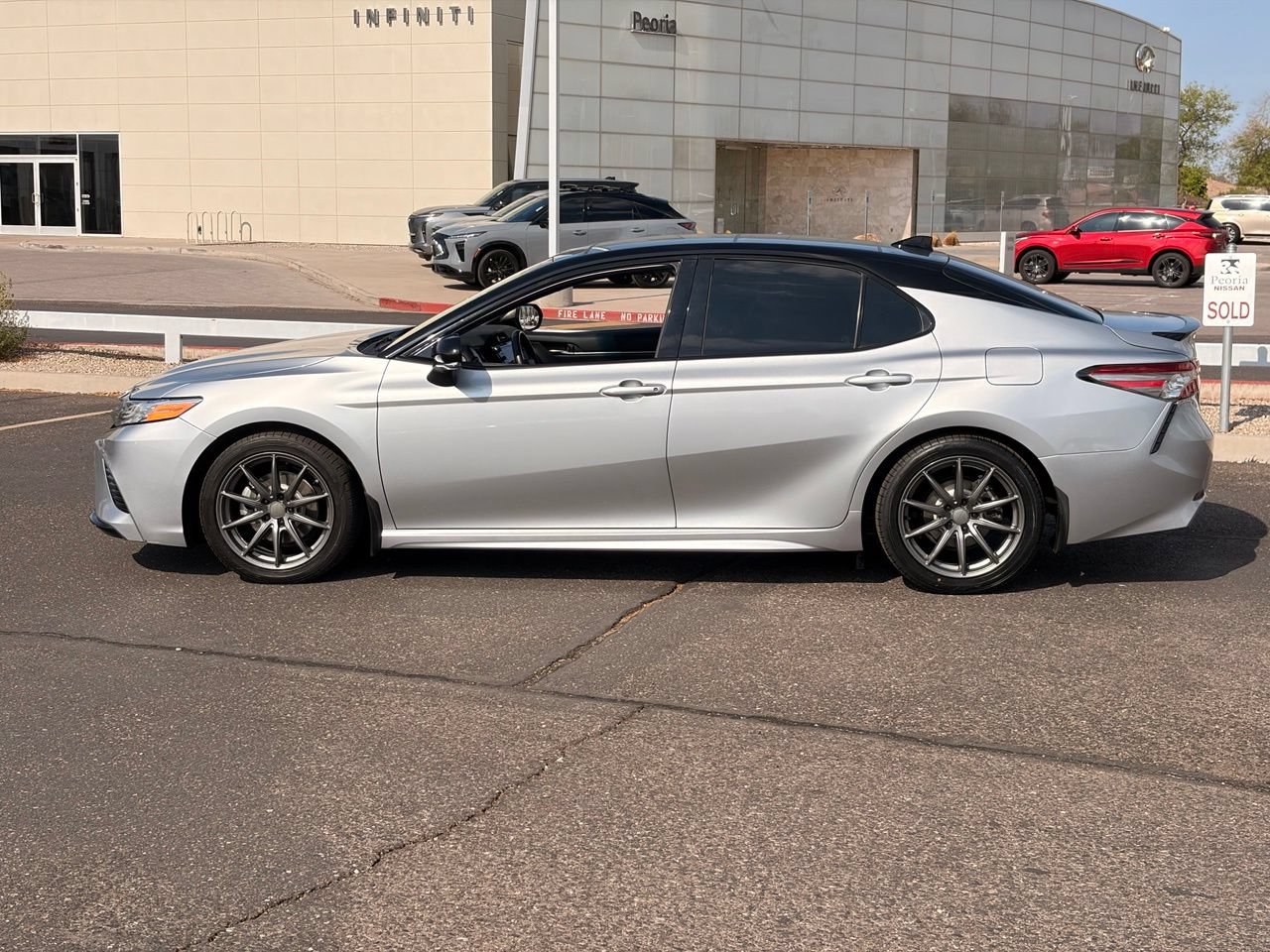 Used 2020 Toyota Camry XSE AWD/4WD image 3