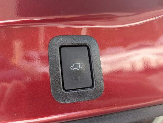 Used 2018 Toyota Highlander SE FWD image 22