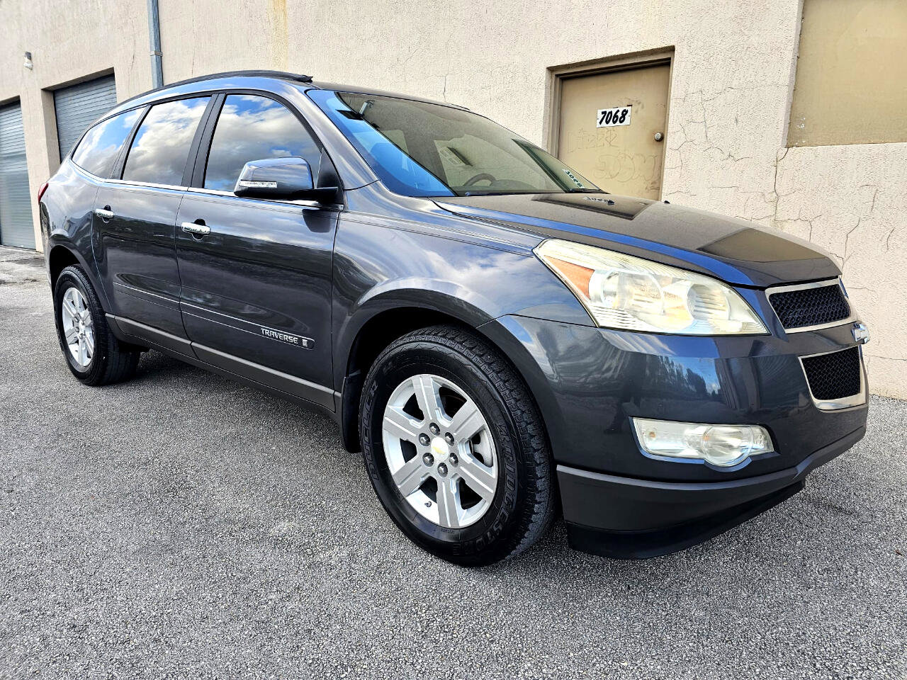 Used 2009 Chevrolet Traverse LT image 4