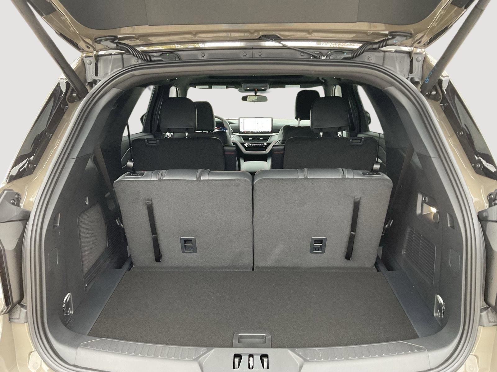 New 2026 Ford Explorer ST-Line image 10