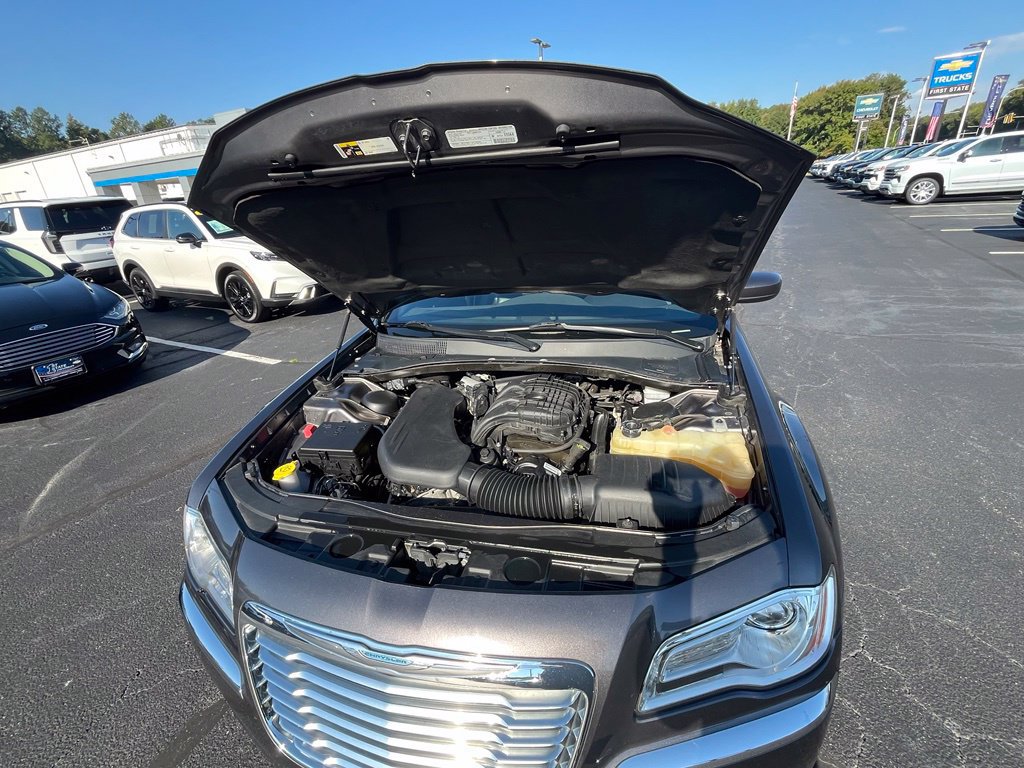 Used 2013 Chrysler 300 RWD image 13