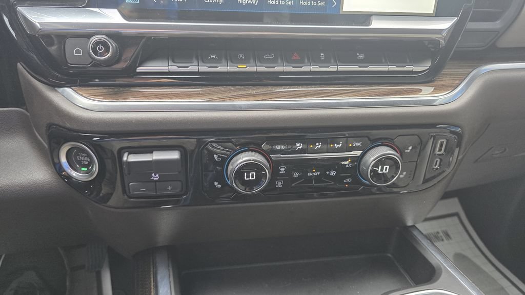 Used 2022 Chevrolet Silverado 1500 LT AWD/4WD image 21