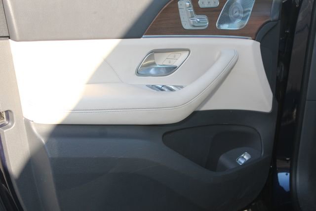 Used 2020 Mercedes-Benz GLS 450 4MATIC image 23