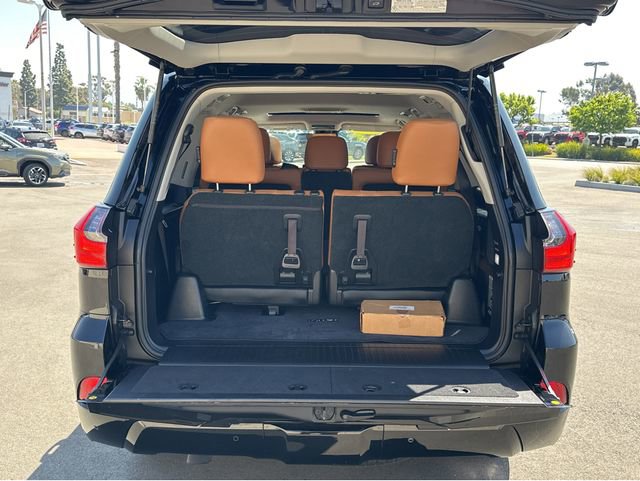 Used 2021 Lexus LX 570 4WD w/ Luxury Package image 19