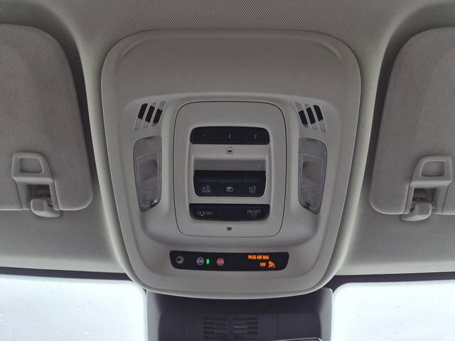 Used 2024 Buick Envision Avenir AWD/4WD image 39