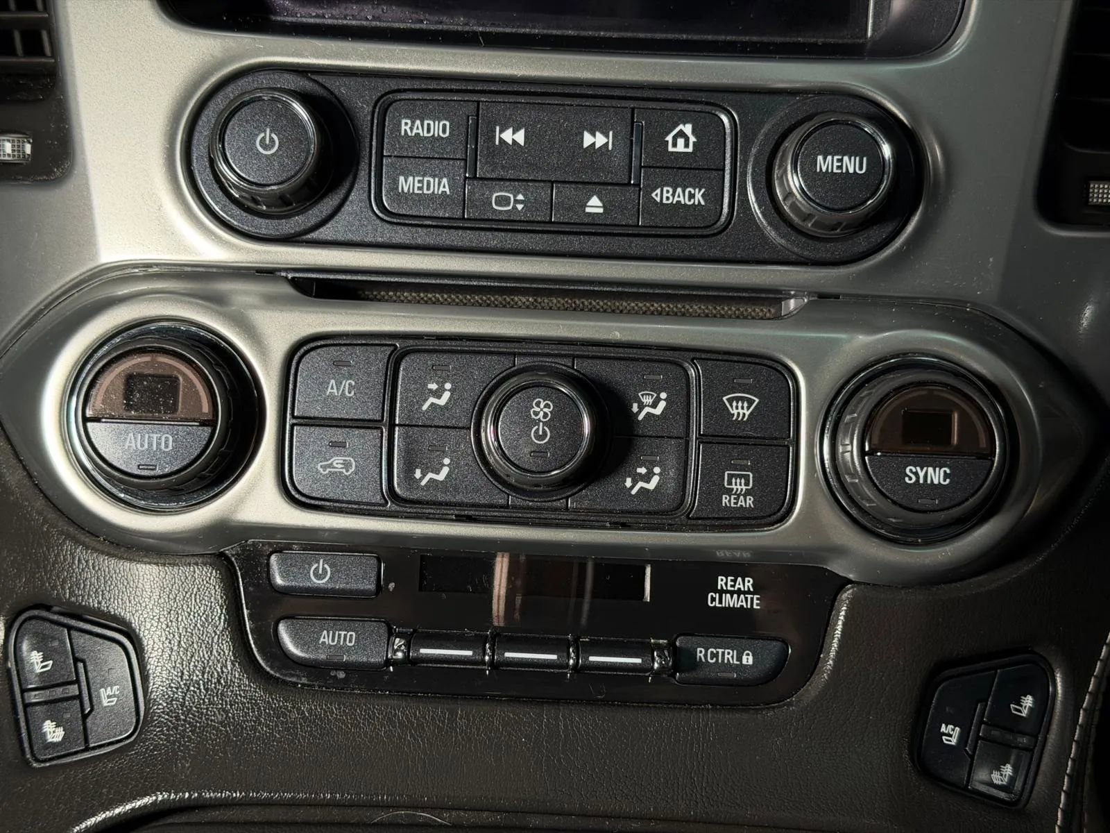 Used 2016 Chevrolet Suburban LTZ AWD/4WD image 39