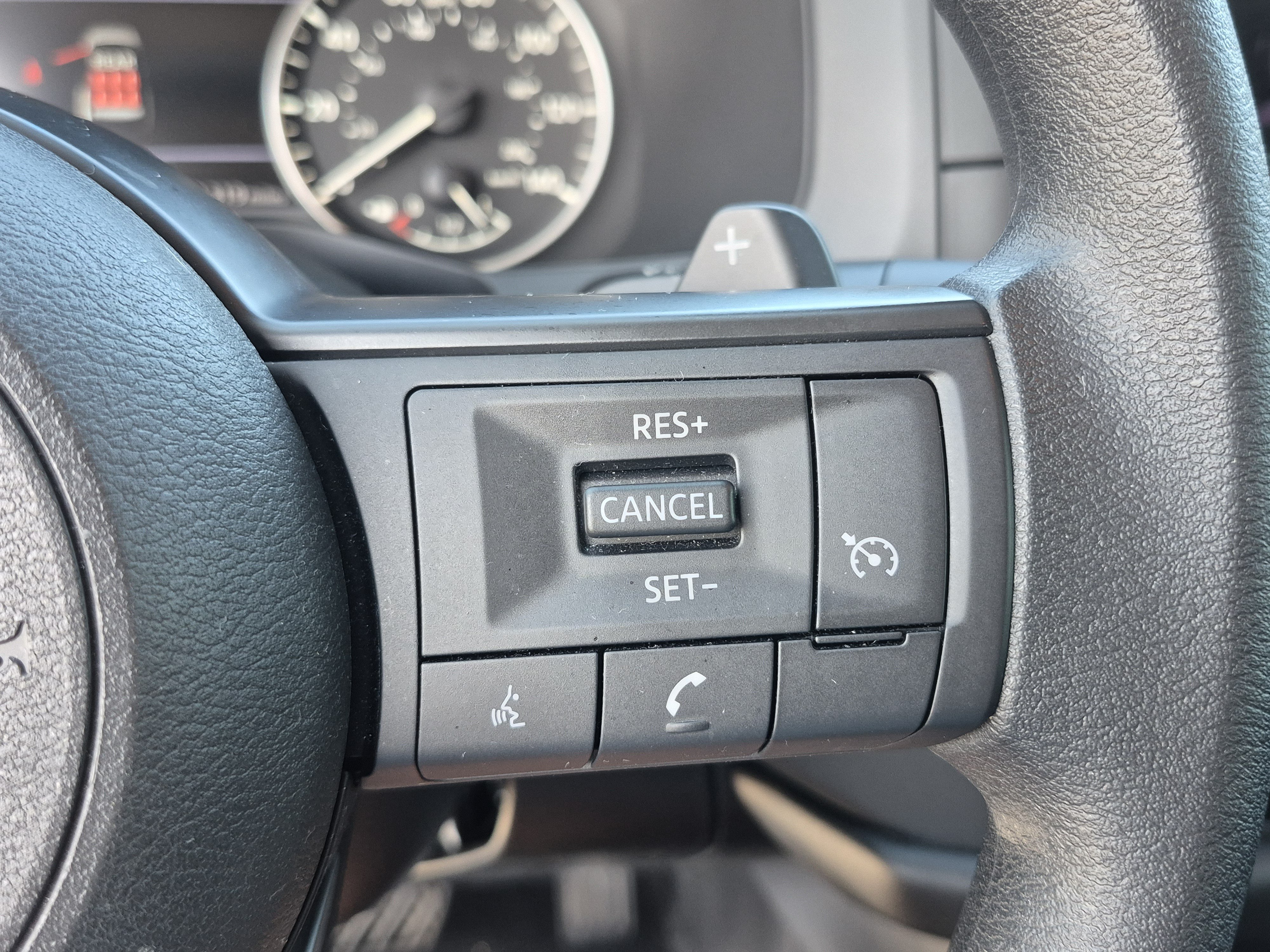 Certified 2025 Nissan Pathfinder S FWD image 33