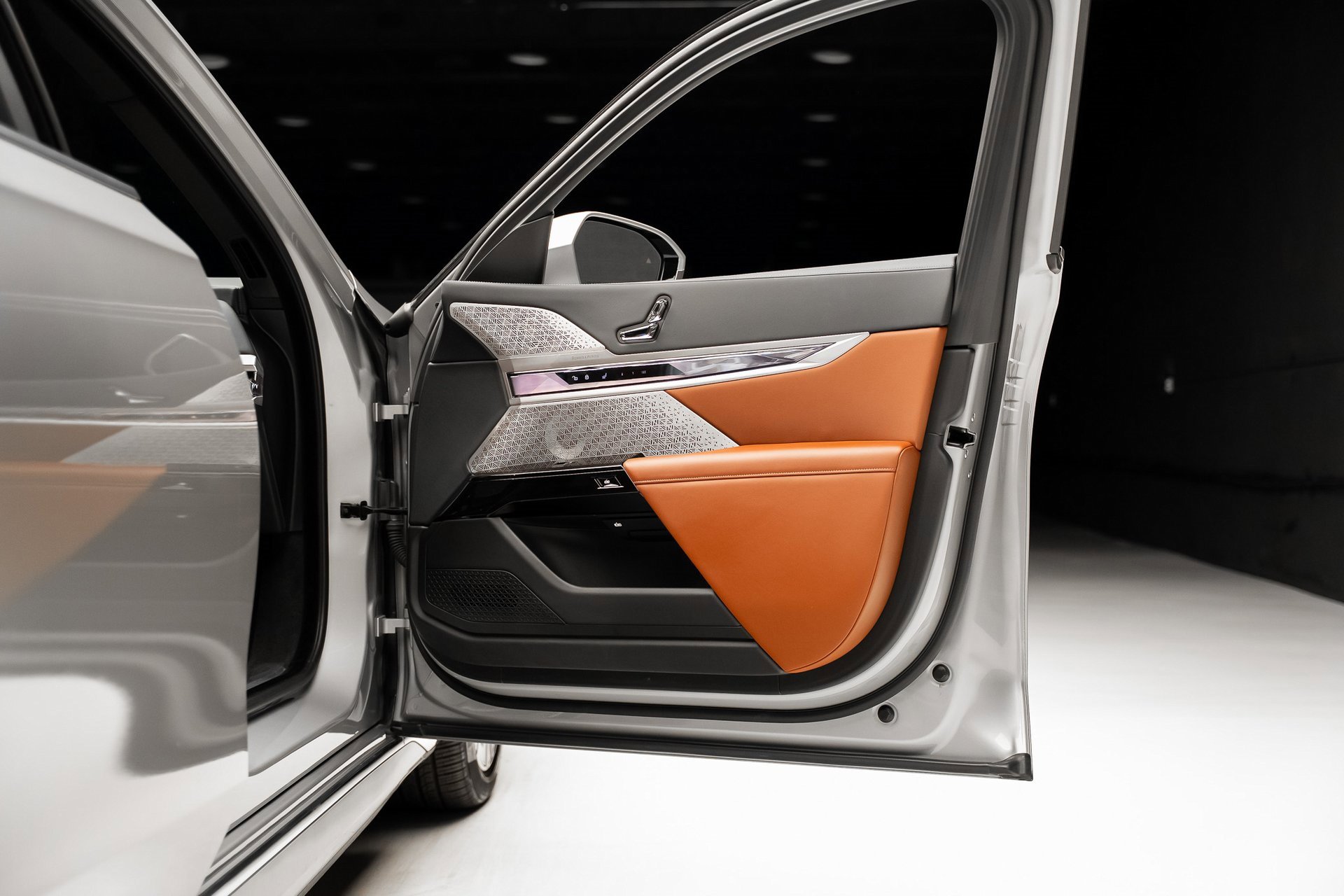 Used 2023 BMW i7 xDrive60 image 58