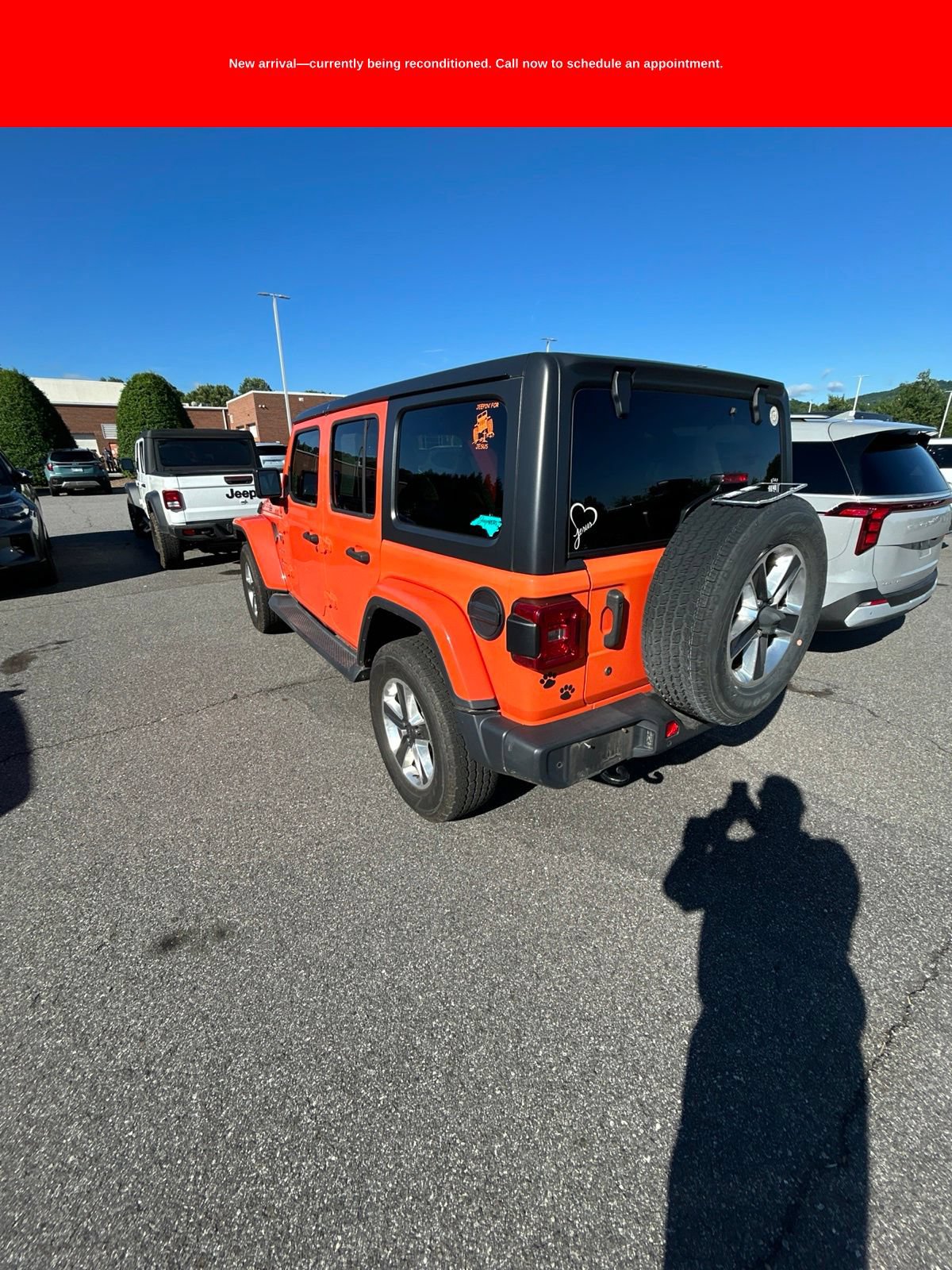 Used 2018 Jeep Wrangler Unlimited Sahara AWD/4WD image 10