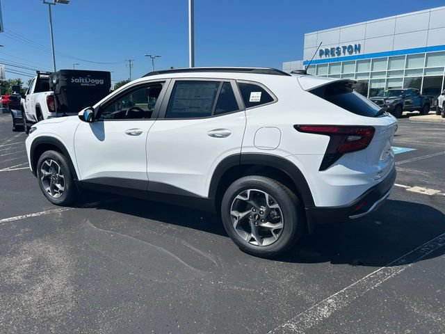 New 2026 Chevrolet Trax LT w/ Driver Confidence Package FWD image 8
