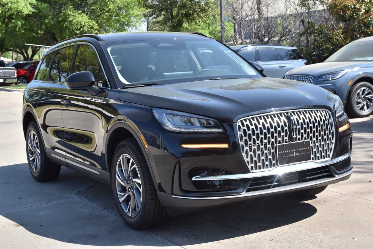 New 2026 Lincoln Corsair Premiere image 3