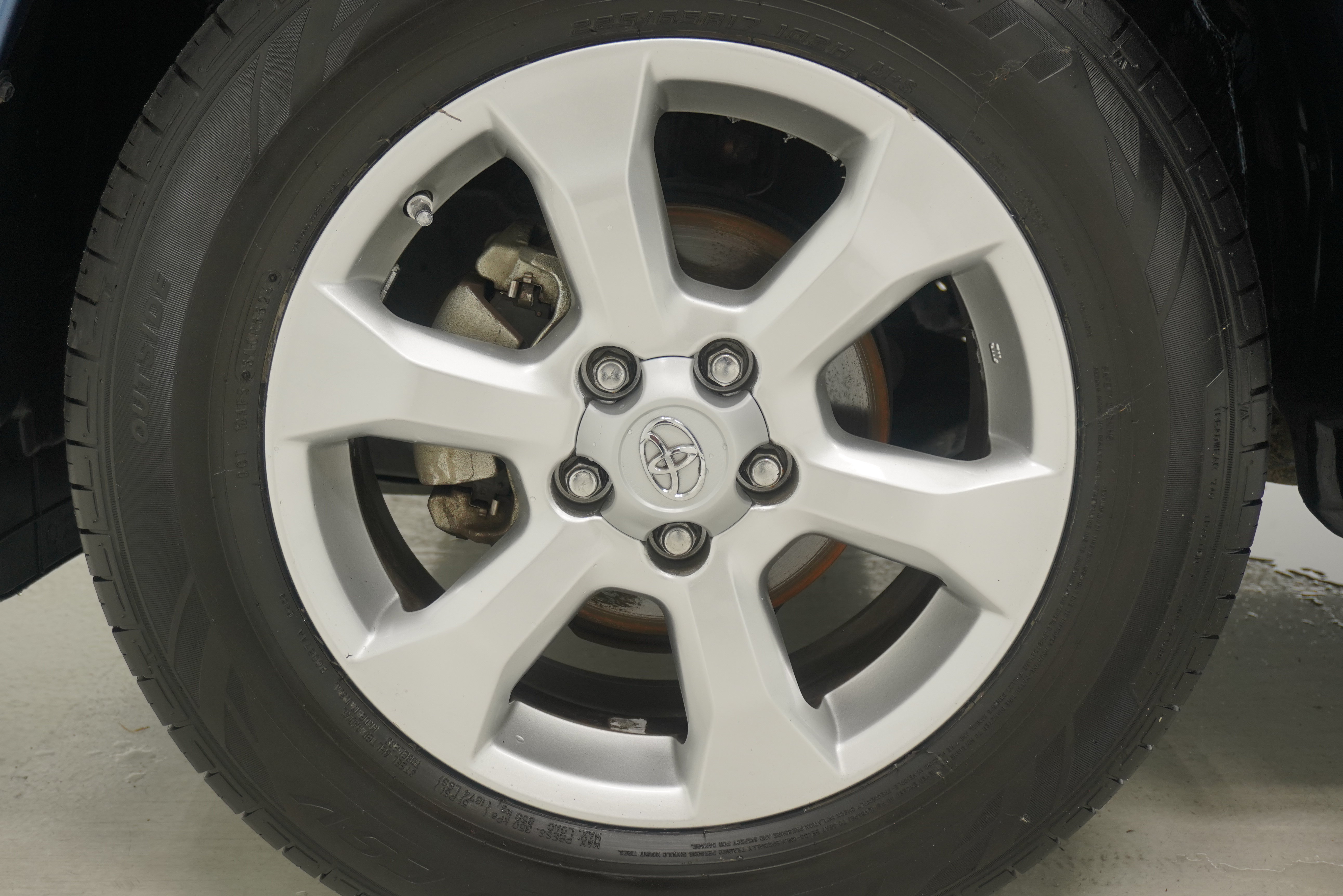 Used 2011 Toyota RAV4 Limited w/ Limited Extra Value Pkg FWD image 29