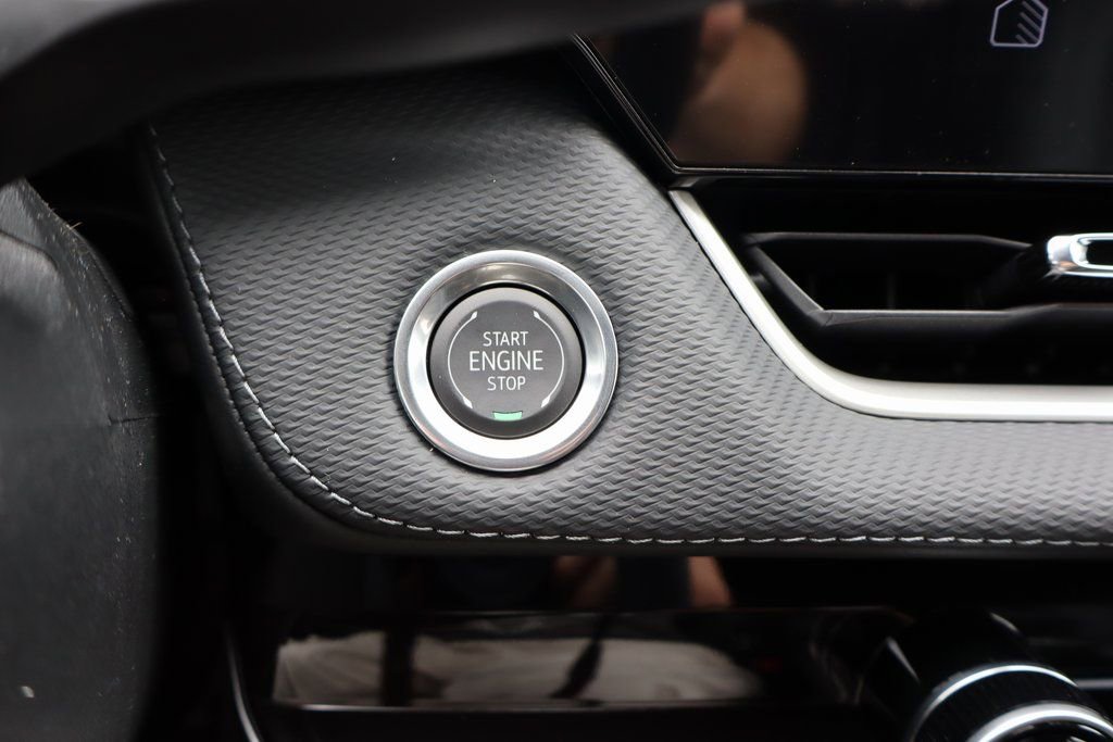 New 2026 Chevrolet Equinox LT w/ Convenience Package II image 14