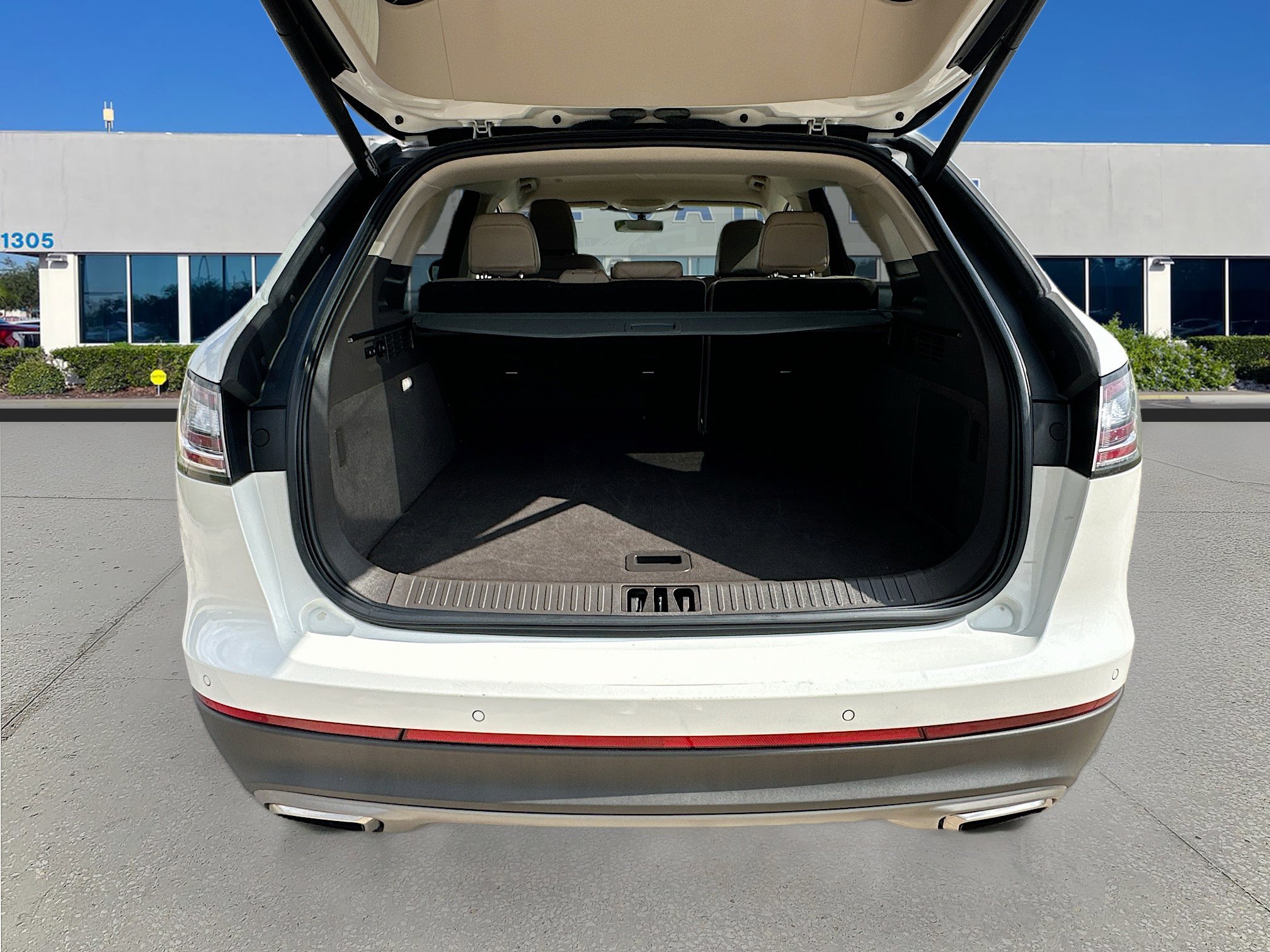 Used 2022 Lincoln Nautilus FWD w/ Premium Package image 25