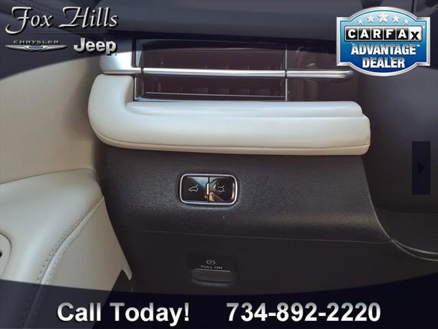 Used 2025 Lincoln Navigator L Reserve image 19