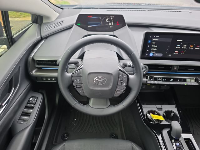 Used 2025 Toyota Prius FWD image 14
