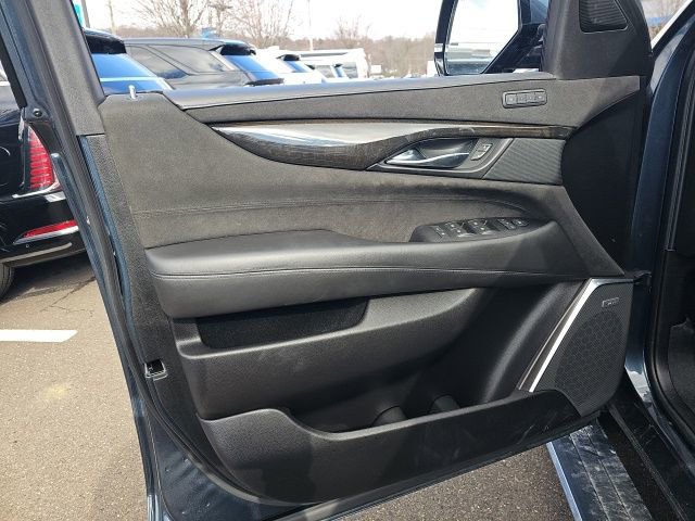 Used 2019 Cadillac Escalade ESV Platinum image 11