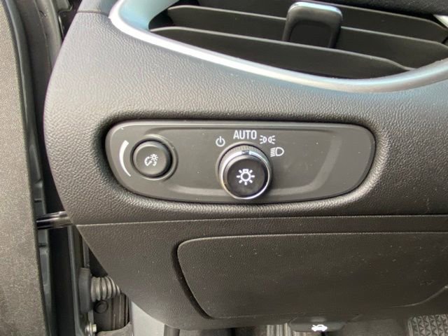 Used 2025 Chevrolet Malibu LT FWD image 16