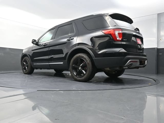 Used 2017 Ford Explorer XLT AWD/4WD image 37