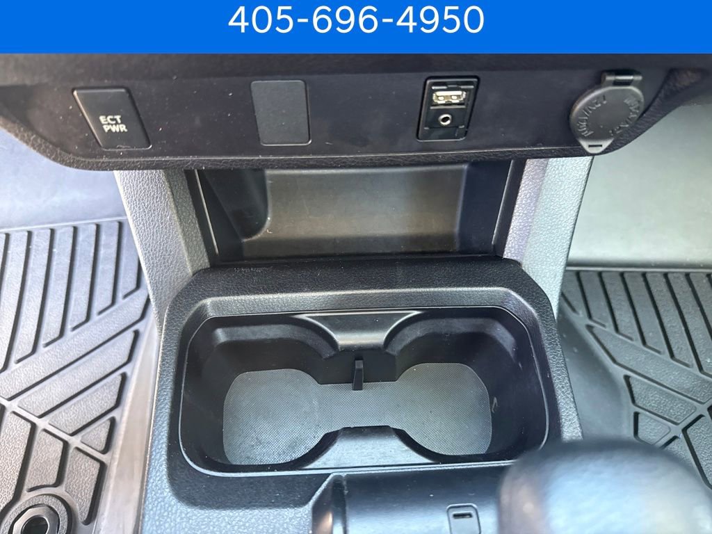 Used 2017 Toyota Tacoma SR image 25