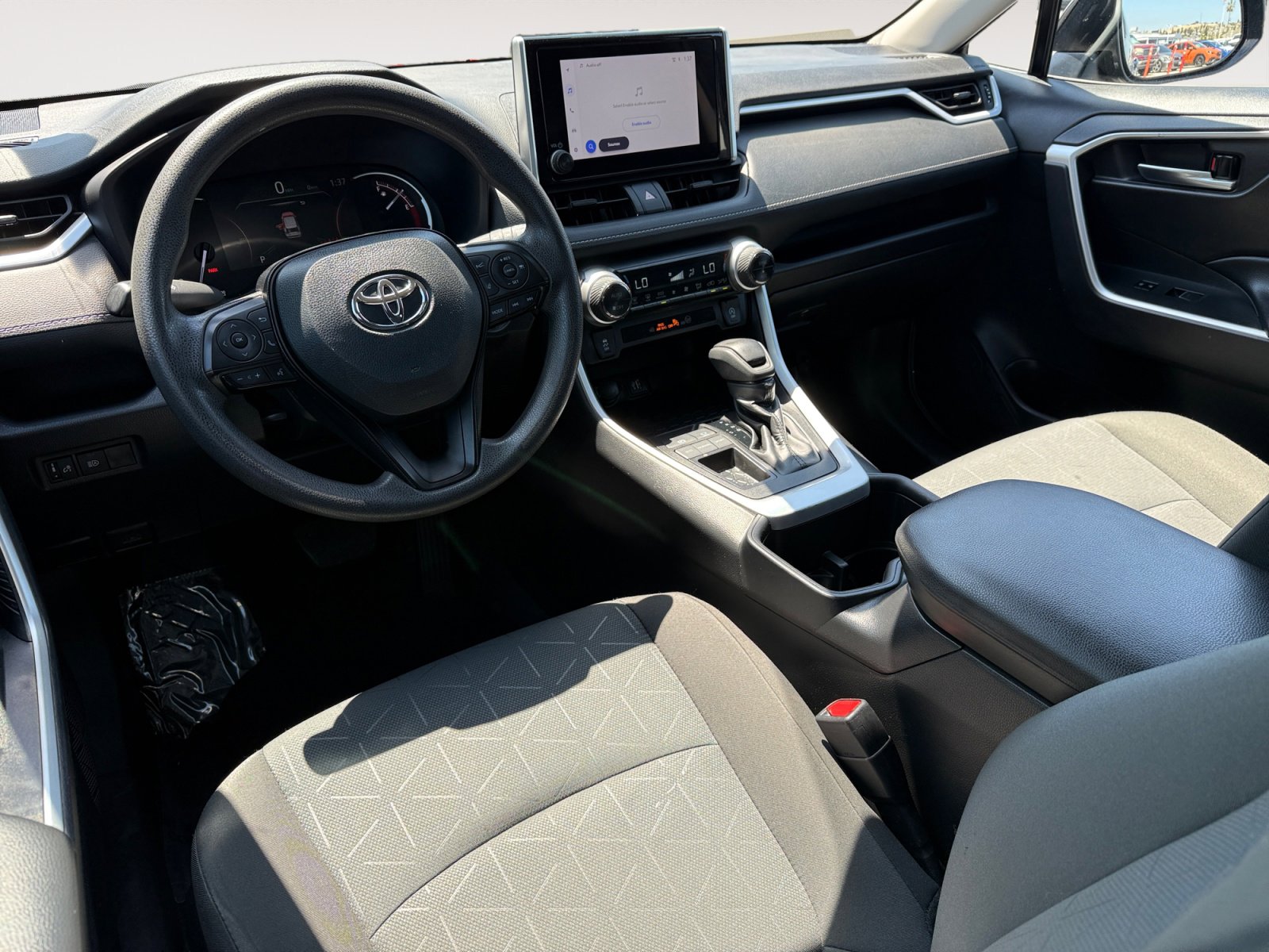 Used 2024 Toyota RAV4 XLE FWD image 15