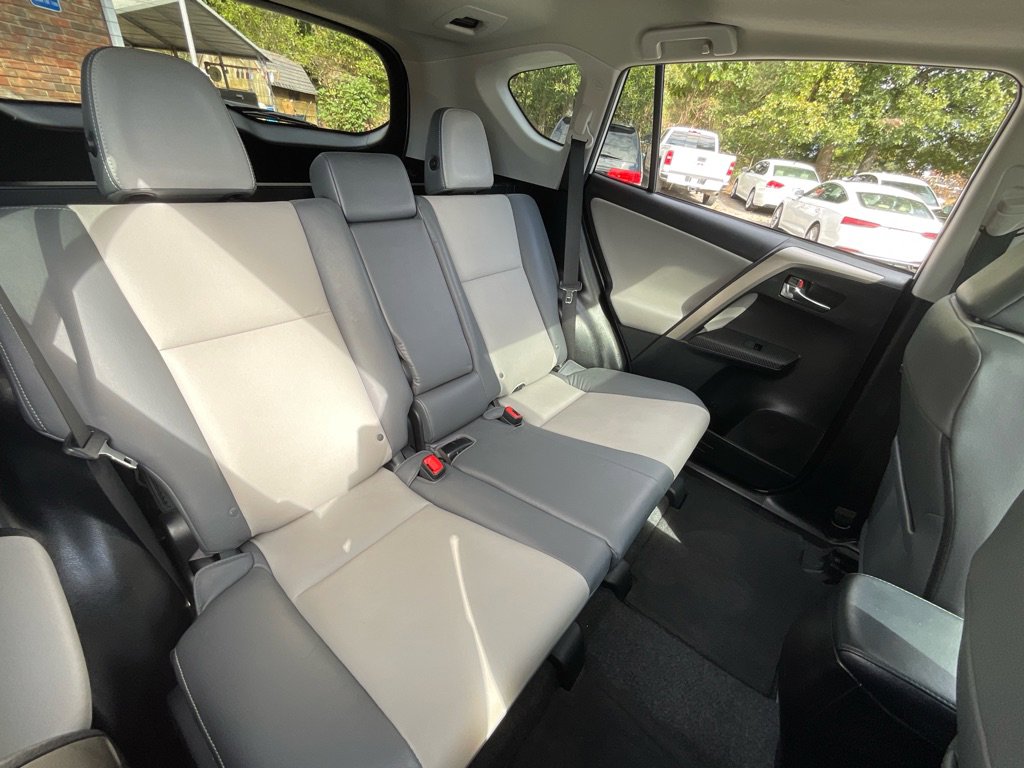 Used 2015 Toyota RAV4 Limited image 32
