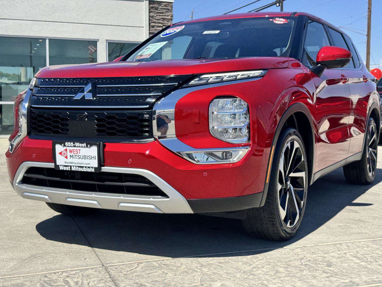 Used 2024 Mitsubishi Outlander SE image 13