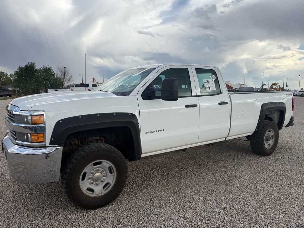 Used 2015 Chevrolet Silverado 2500 W/T AWD/4WD image 5
