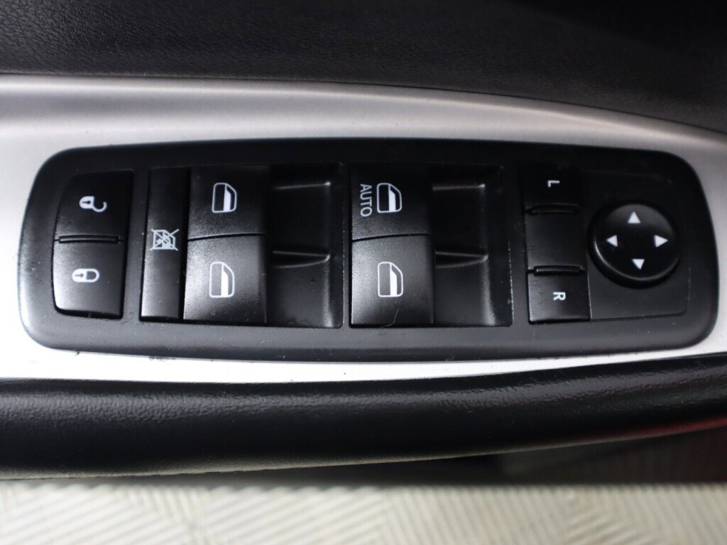 Used 2019 Dodge Journey SE image 22