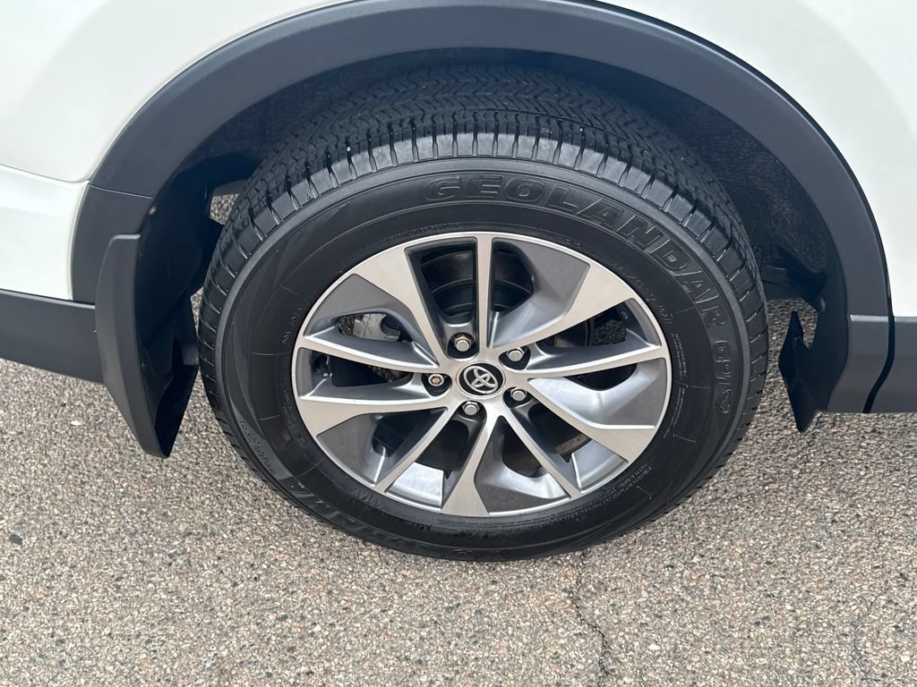 Used 2016 Toyota RAV4 XLE AWD/4WD image 42