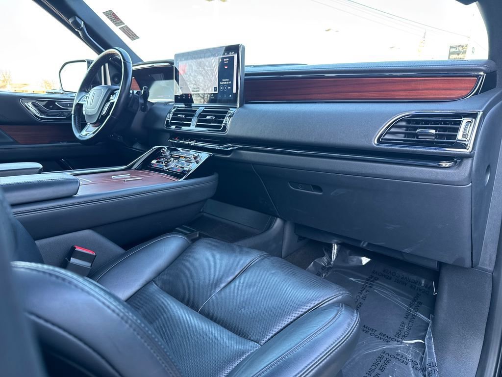 Used 2024 Lincoln Navigator Reserve image 42