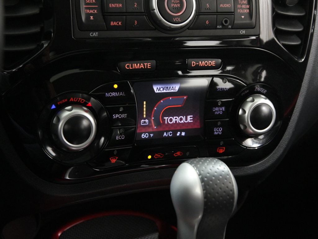 Used 2014 Nissan Juke SV image 32