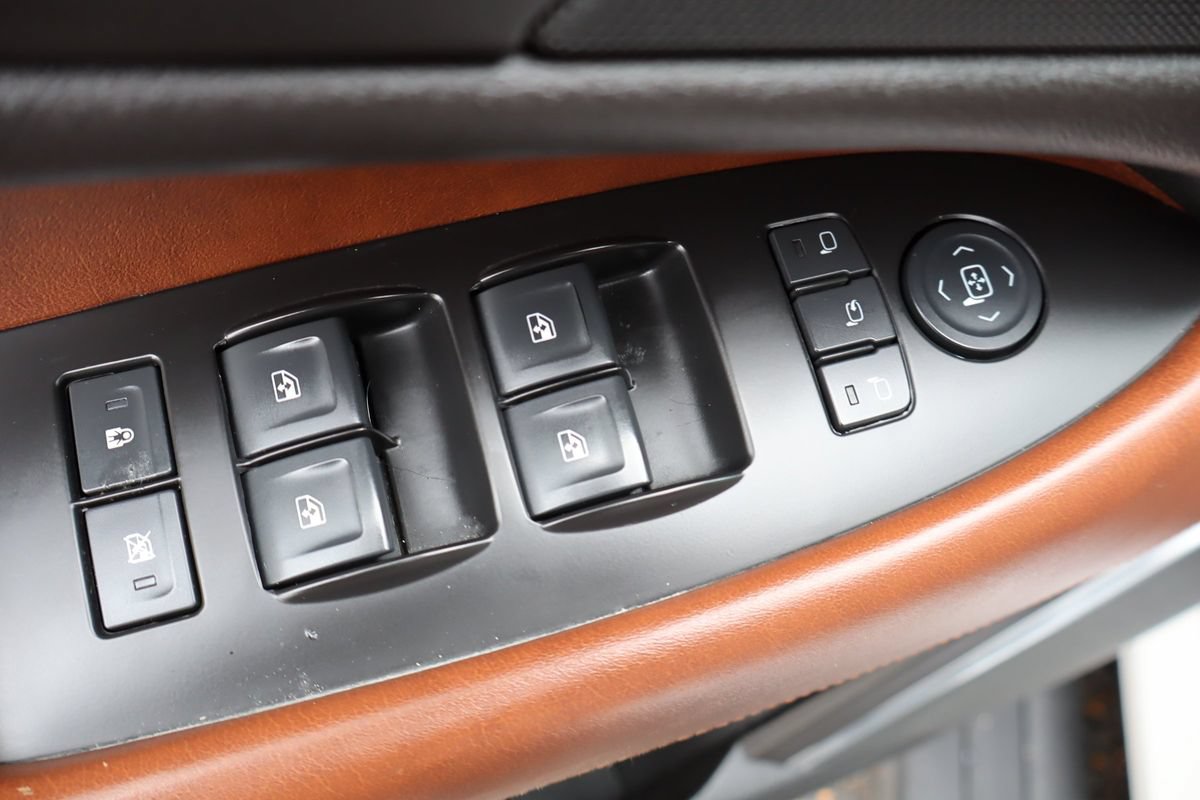 Used 2016 Cadillac Escalade Premium AWD/4WD image 29
