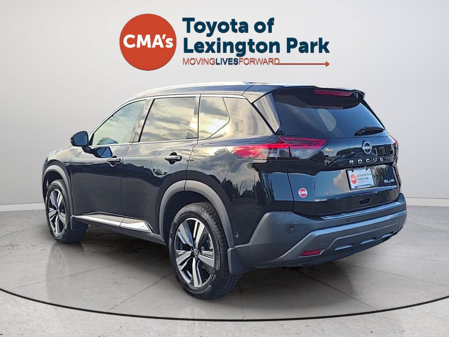 Used 2023 Nissan Rogue SL w/ SL Premium Package AWD/4WD image 3