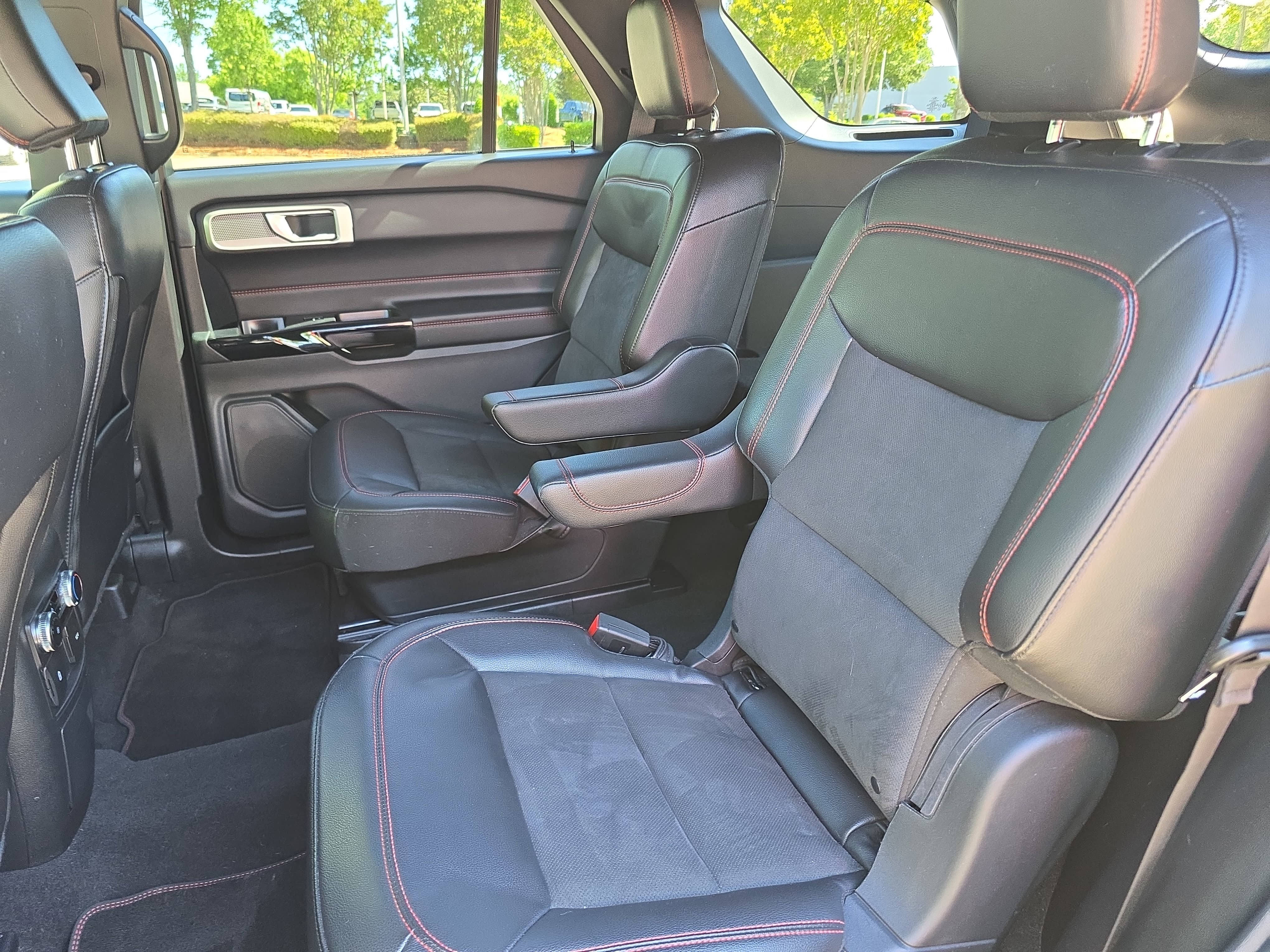 Used 2023 Ford Explorer ST-Line AWD/4WD image 15