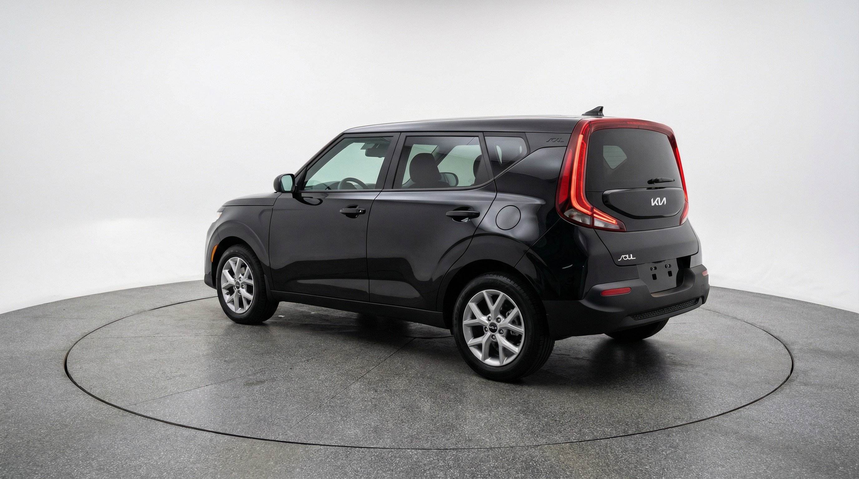 Used 2025 Kia Soul LX w/ LX Technology Package image 6