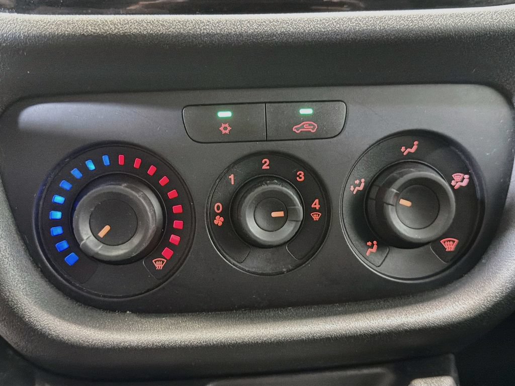 Used 2020 RAM ProMaster City Tradesman SLT FWD image 17
