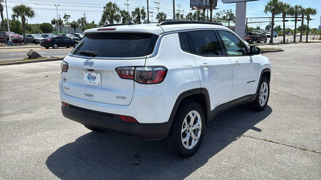 Used 2024 Jeep Compass Latitude AWD/4WD image 6