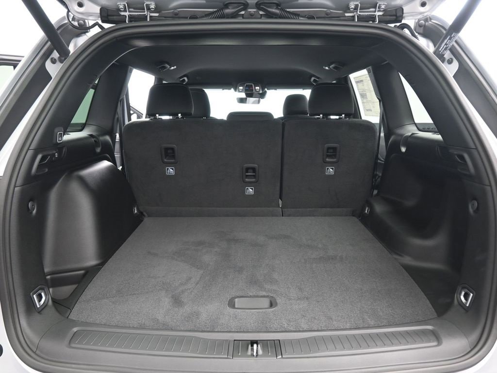 New 2025 Jeep Grand Cherokee Laredo w/ Luxury Tech Group I image 25