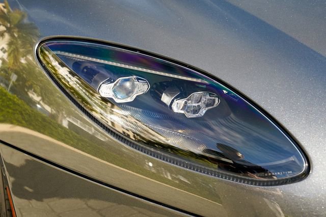 Used 2023 Aston Martin DBS Volante image 40