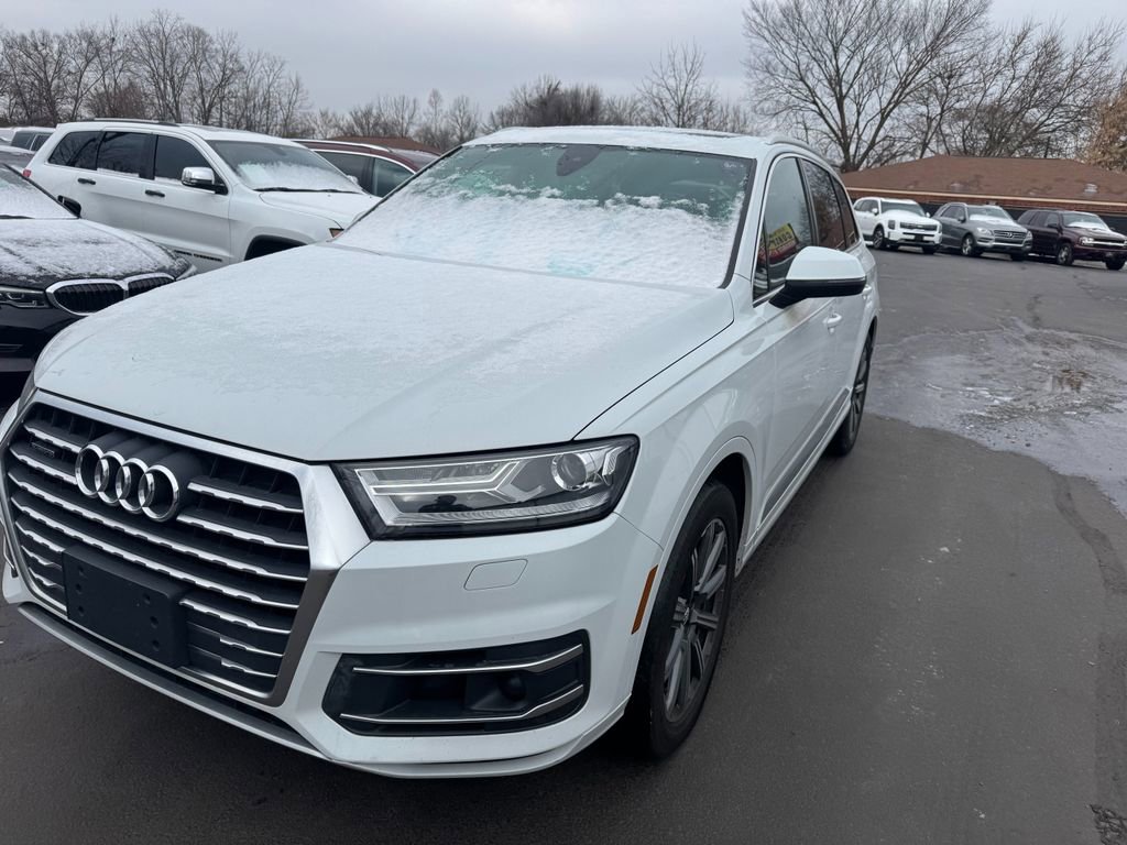 Used 2017 Audi Q7 3.0T Premium Plus image 2