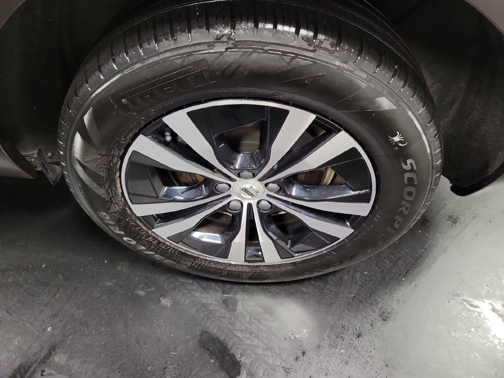 Used 2023 Volvo XC60 T8 Core AWD/4WD image 12