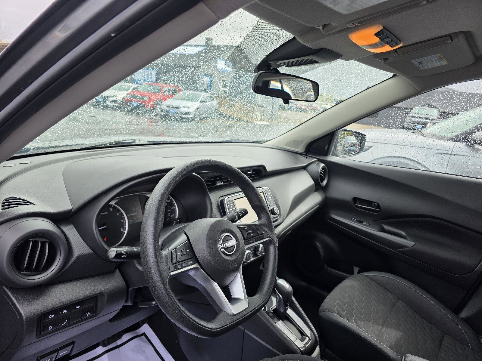 Used 2022 Nissan Kicks S image 6